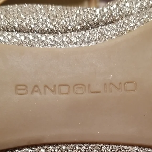 Bandolino Gold Flats with Elegant Design - Picture 2 of 6